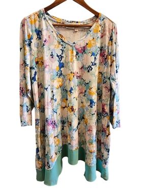 Logo By Lori Goldstein. Long Sleeve Floral V-Neck Tunic Top in Pastel Multi by